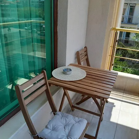 Apartment локация златина